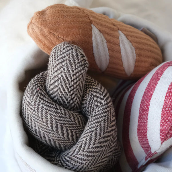 LAMBWOLF BIRTHDAY CAKE