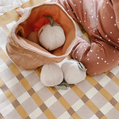 MOMO // count + toss play set by Little Lamb Kind